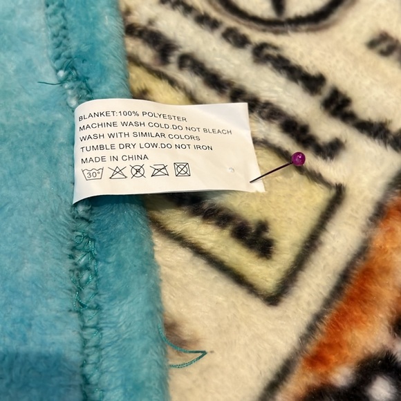 I Love Lucy Vitameatavegamin fleece Throw Blanket - Picture 6 of 7